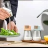 seasoning quantitative salt pepper condiment dispenser glass spice jar